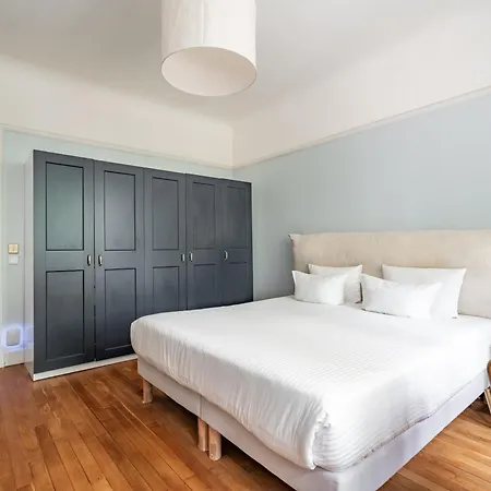 Exceptional 220 M2 Paris