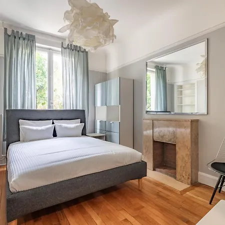Exceptional 220 M2 Paris