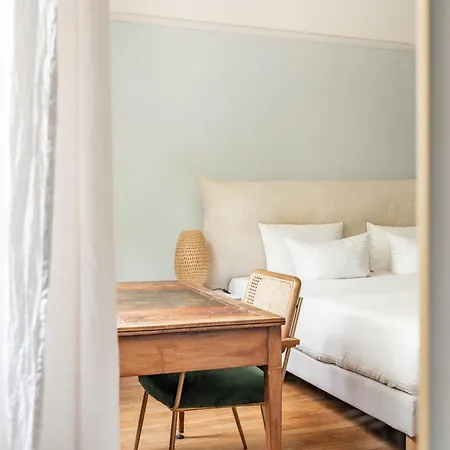 Exceptional 220 M2 Paris